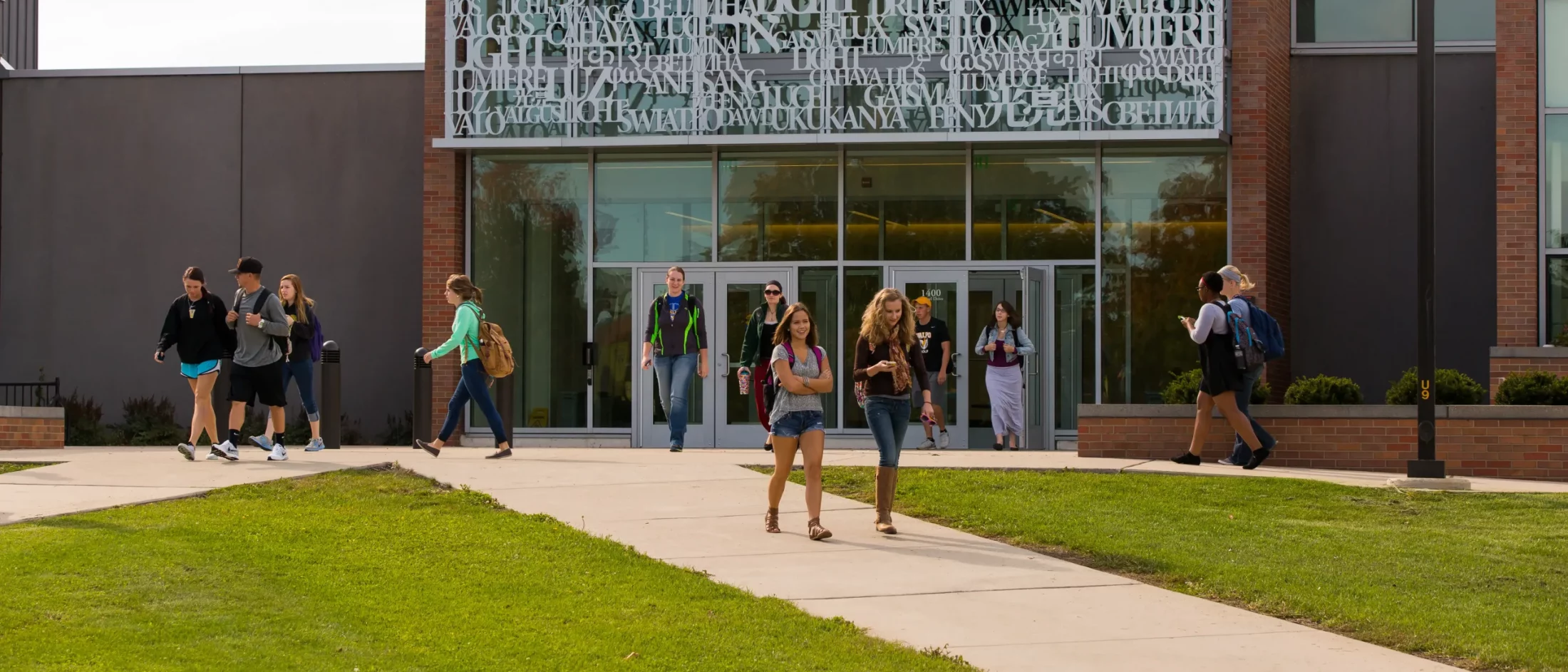 Students-Outside-Arts-and-Sciences